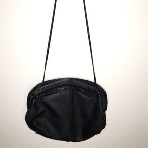 Vintage women’s magnetized clasp small purse